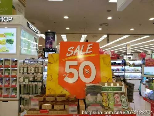 韩妆没落原因,菲诗小铺美妆专卖店