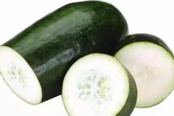 衣服上的黑点洗不干净,衣服有小黑点洗不掉怎么办