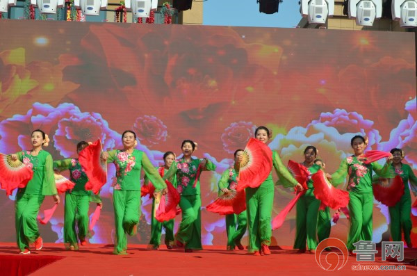 青岛首届婚礼狂欢节,胶州百人集体婚礼