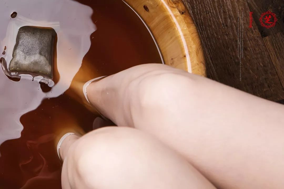 秋冬用什么泡脚对皮肤好,秋冬泡泡脚全身轻松
