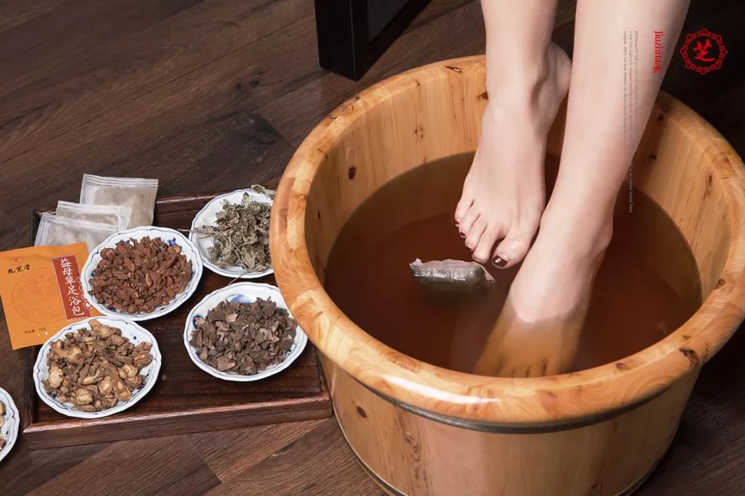 秋冬用什么泡脚对皮肤好,秋冬泡泡脚全身轻松