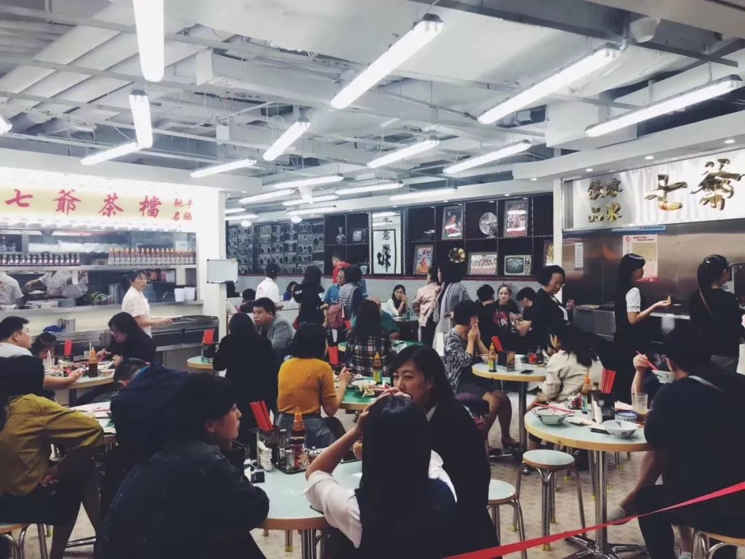 陈小春的店铺在哪里,陈小春古惑仔山鸡重出江湖