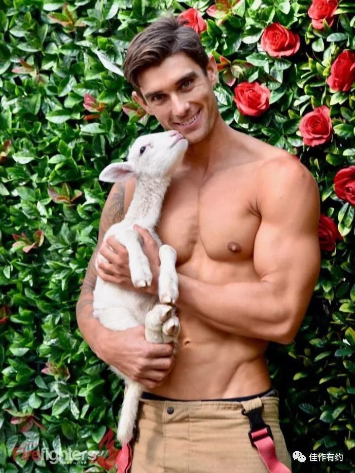 澳洲消防队帅哥大秀肌肉照,澳洲消防员帅哥