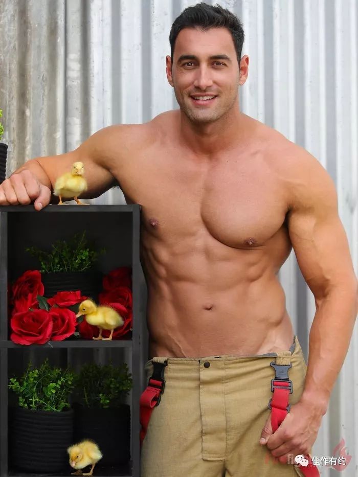 澳洲消防队帅哥大秀肌肉照,澳洲消防员帅哥