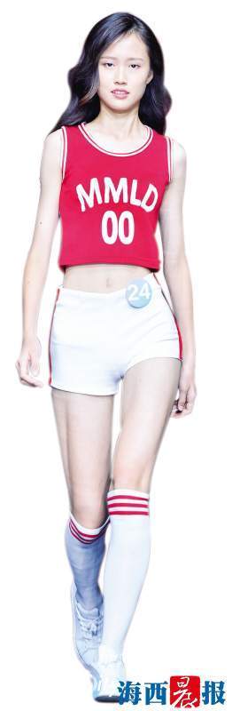 矫正驼背女模特,矫正驼背超模