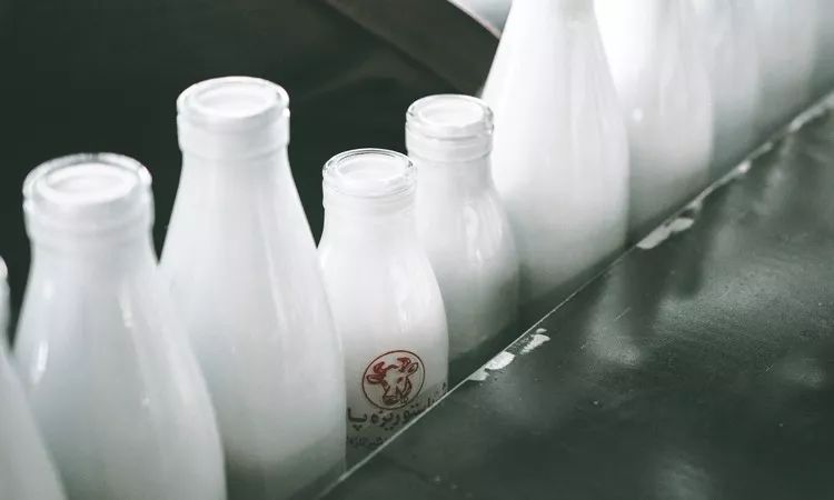 每天喝一瓶能量饮品对身体有害吗,经常喝酸奶能消除脂肪肝吗