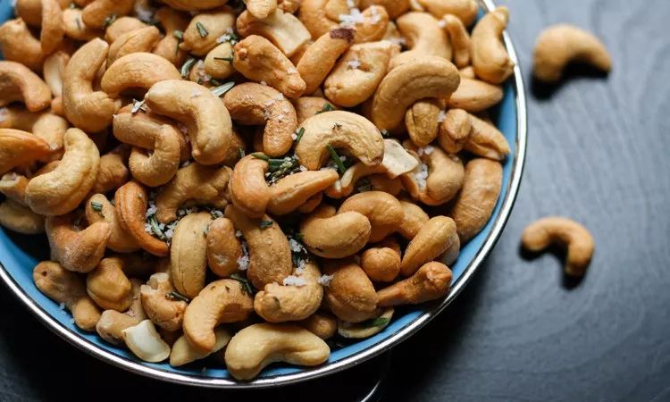 每天喝一瓶能量饮品对身体有害吗,经常喝酸奶能消除脂肪肝吗