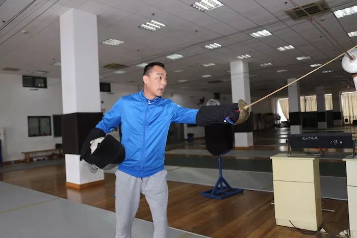 他把宝山击剑带到上海第一，这位教练究竟有什么神奇之处？