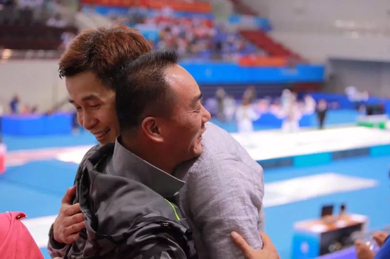 他把宝山击剑带到上海第一，这位教练究竟有什么神奇之处？