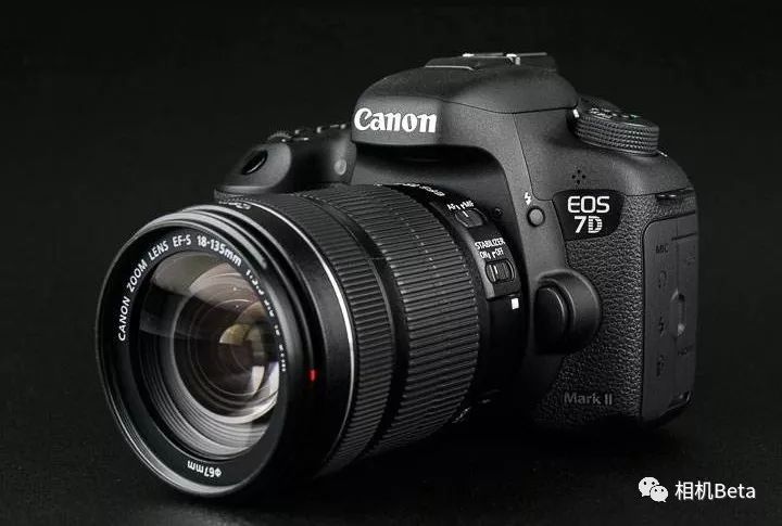 富士GFX50R价格出炉，索尼、理光、佳能、尼康、适马、蔡司新品传消息