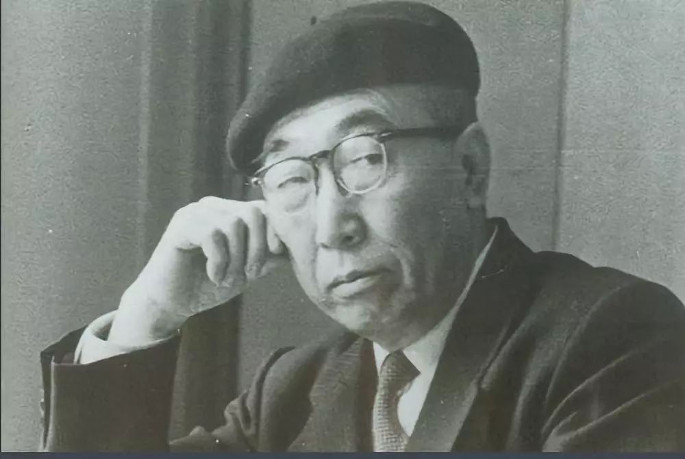 “如果你批评我，那我就不干了！”玻璃心男人的日本文豪成长史