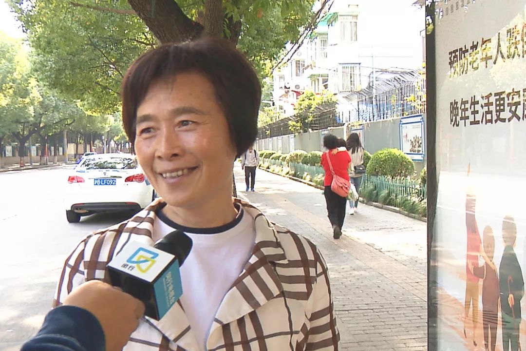 看到站信息、查交通卡余额，更多公交电子站牌的隐藏技能等你去发现！