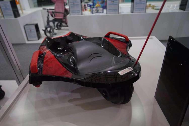 儿童安全座椅可以折叠,儿童安全座椅放车上会不会被偷走