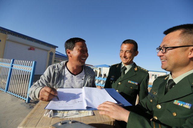 爱民固边直通车承载牧民新生活