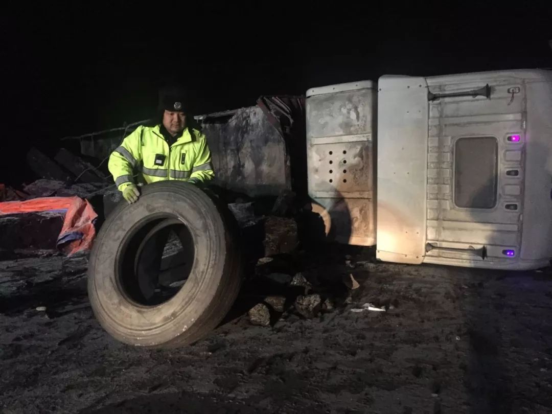 「“高速路上好交警”事迹展示（九）」我是高速交警，更是司机乘客的朋友和亲人——记高支队卡子湾大队一中队中队长程志伟