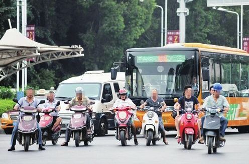 柳州电动车考驾照,柳州骑电动车要证吗