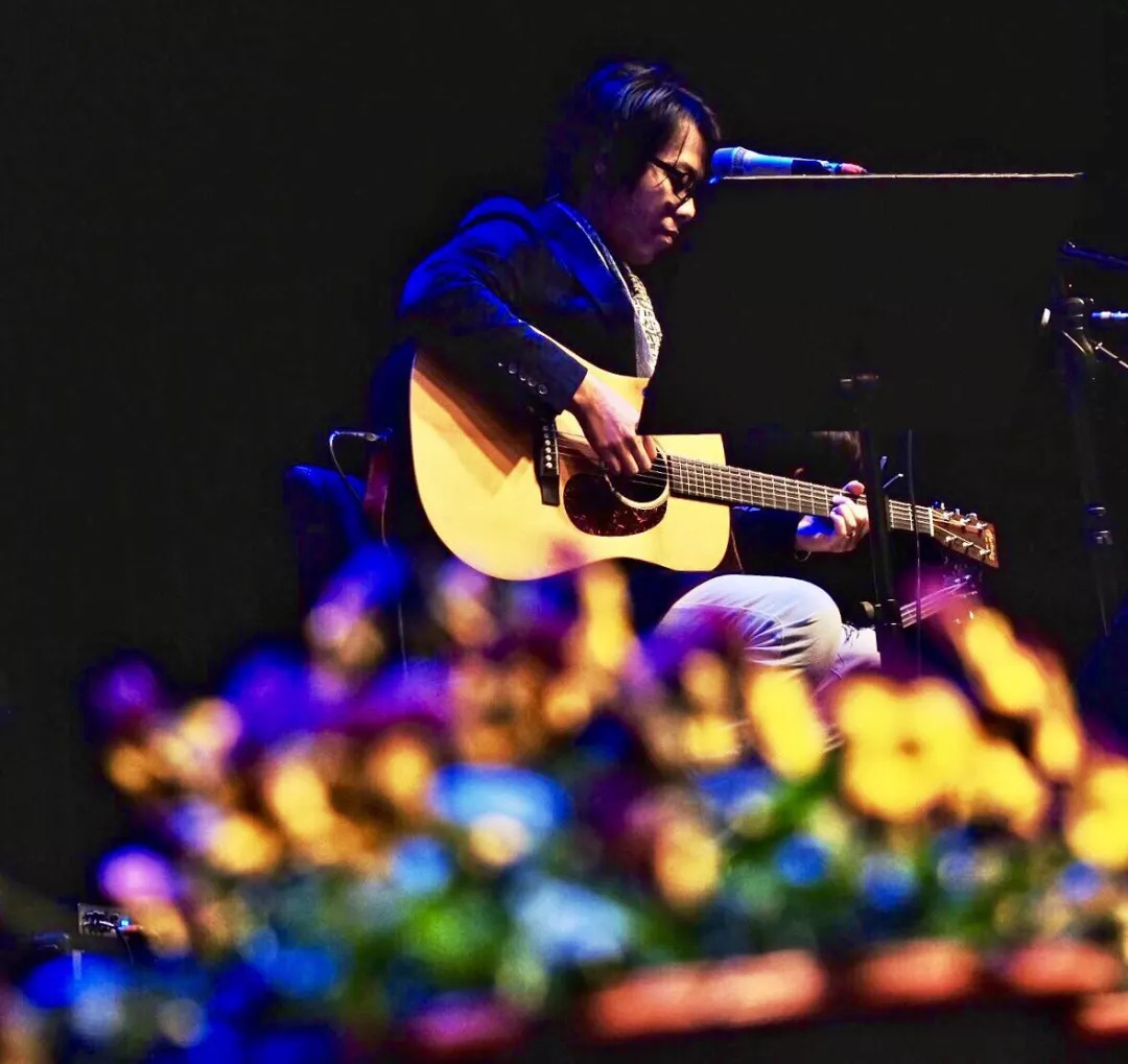 飞地周末民谣专场｜他想带你去他的湖畔看星光闪烁