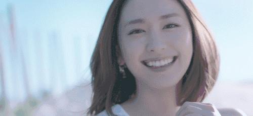 45岁没皱纹看起来像25岁,是如何做到的?