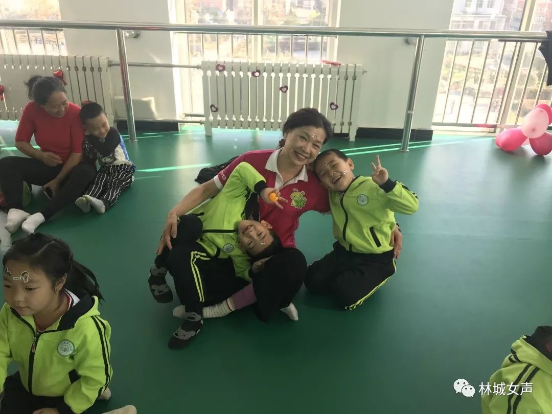 老少齐欢乐Happy乐翻天——市妇联携手优佳宝贝幼儿园走进老年大学