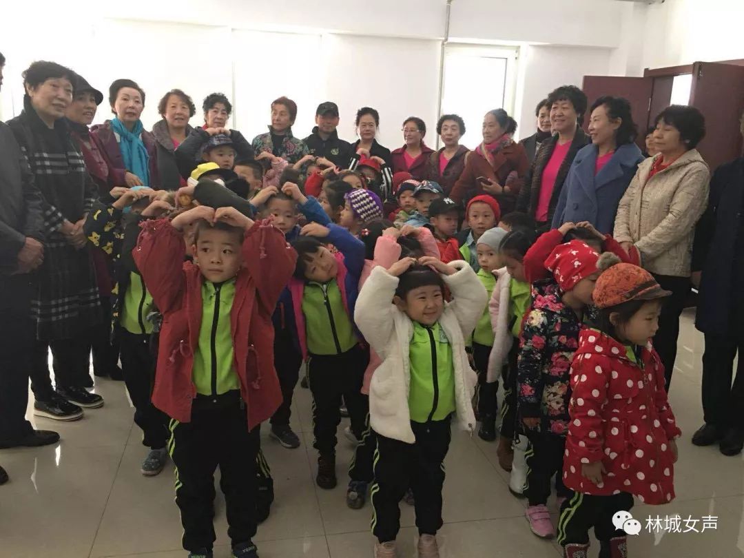 老少齐欢乐Happy乐翻天——市妇联携手优佳宝贝幼儿园走进老年大学