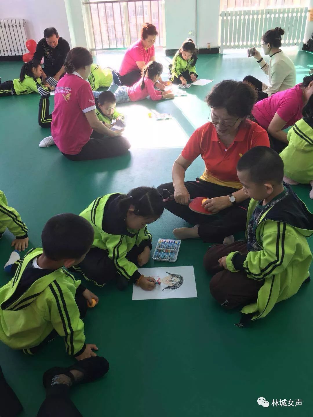 老少齐欢乐Happy乐翻天——市妇联携手优佳宝贝幼儿园走进老年大学