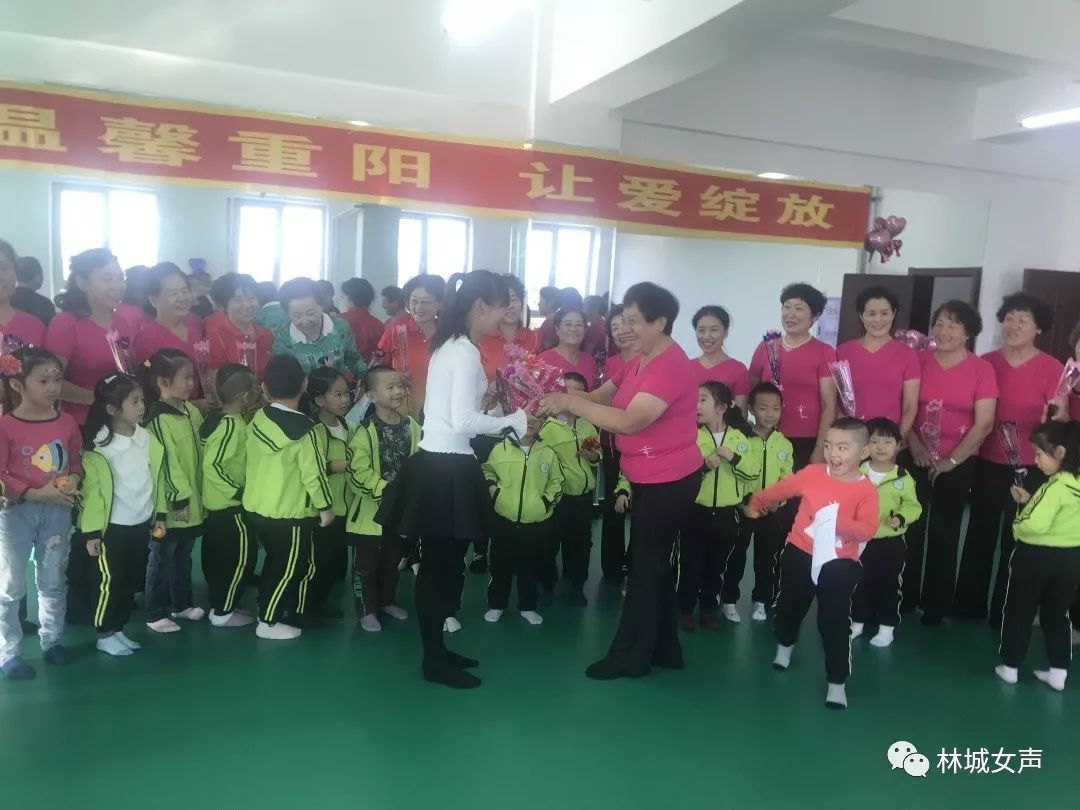 老少齐欢乐Happy乐翻天——市妇联携手优佳宝贝幼儿园走进老年大学