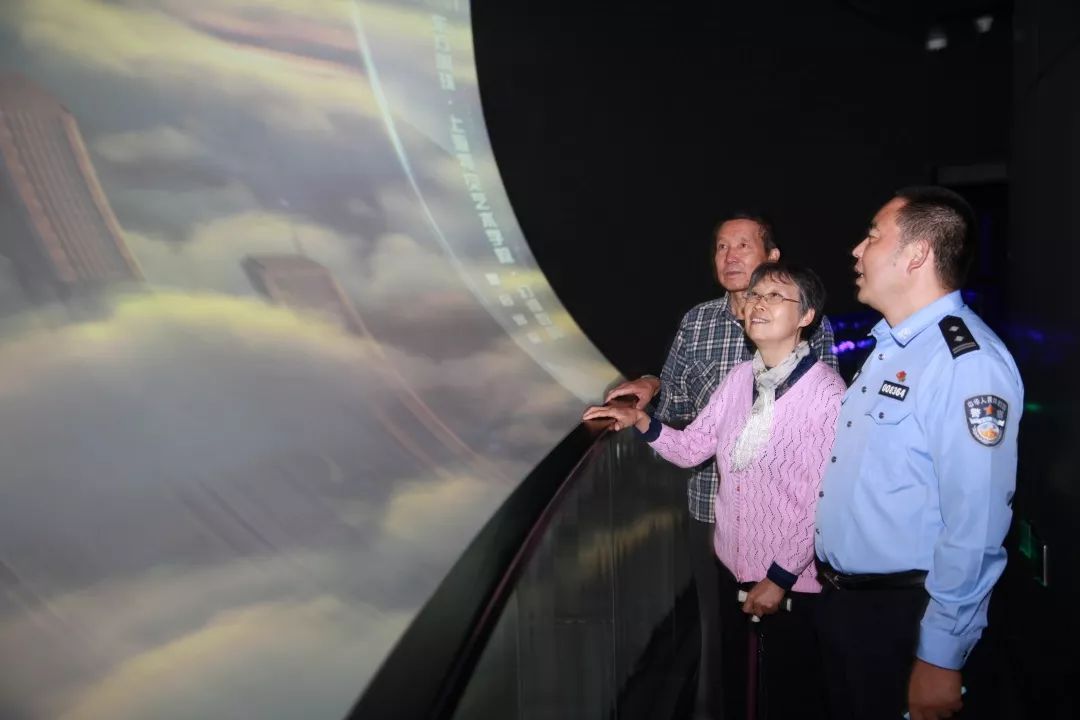 九九重阳敬老情浓浓关怀暖人心,爱在重阳节浓浓敬老情