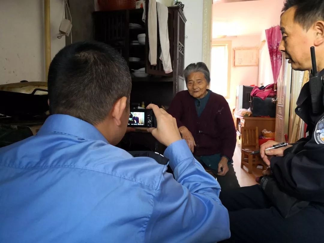 九九重阳敬老情浓浓关怀暖人心,爱在重阳节浓浓敬老情