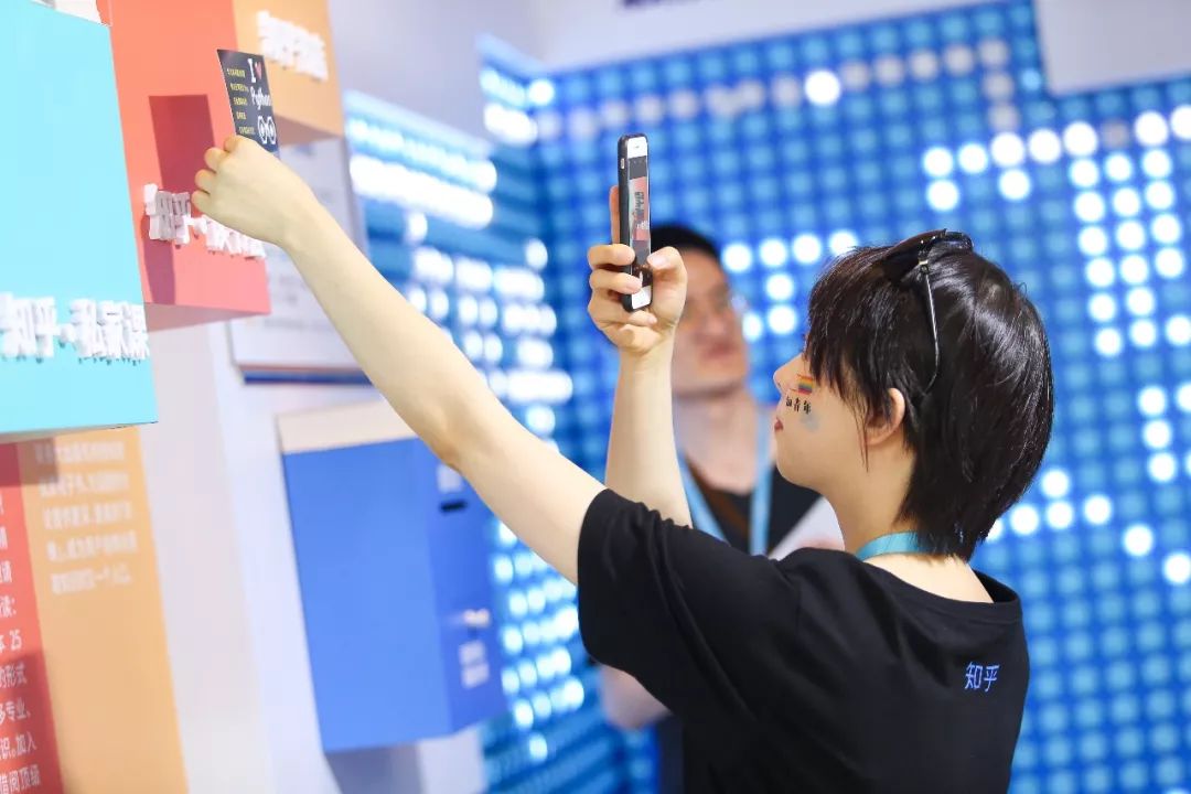 知乎致敬好奇心,知乎里细思极恐