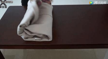 大衣不用熨烫怎么去褶皱,大衣不用洗的办法