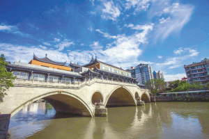 2018成都国际马拉松路线,2018成都国际马拉松冲刺视频