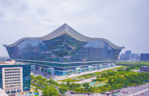 2018成都国际马拉松路线,2018成都国际马拉松冲刺视频