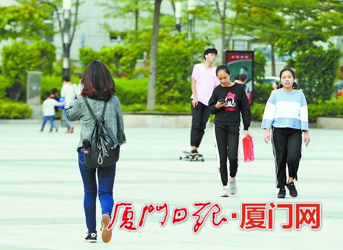 厦门气温20度穿棉服热吗,厦门今日气温骤降了吗