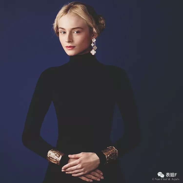 人人都在戴的耳机,人人都在戴的银手镯