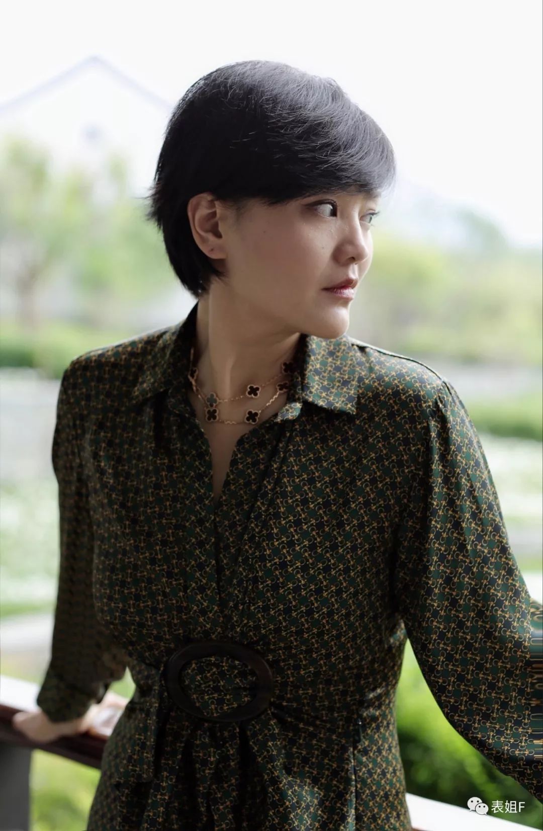 人人都在戴的耳机,人人都在戴的银手镯