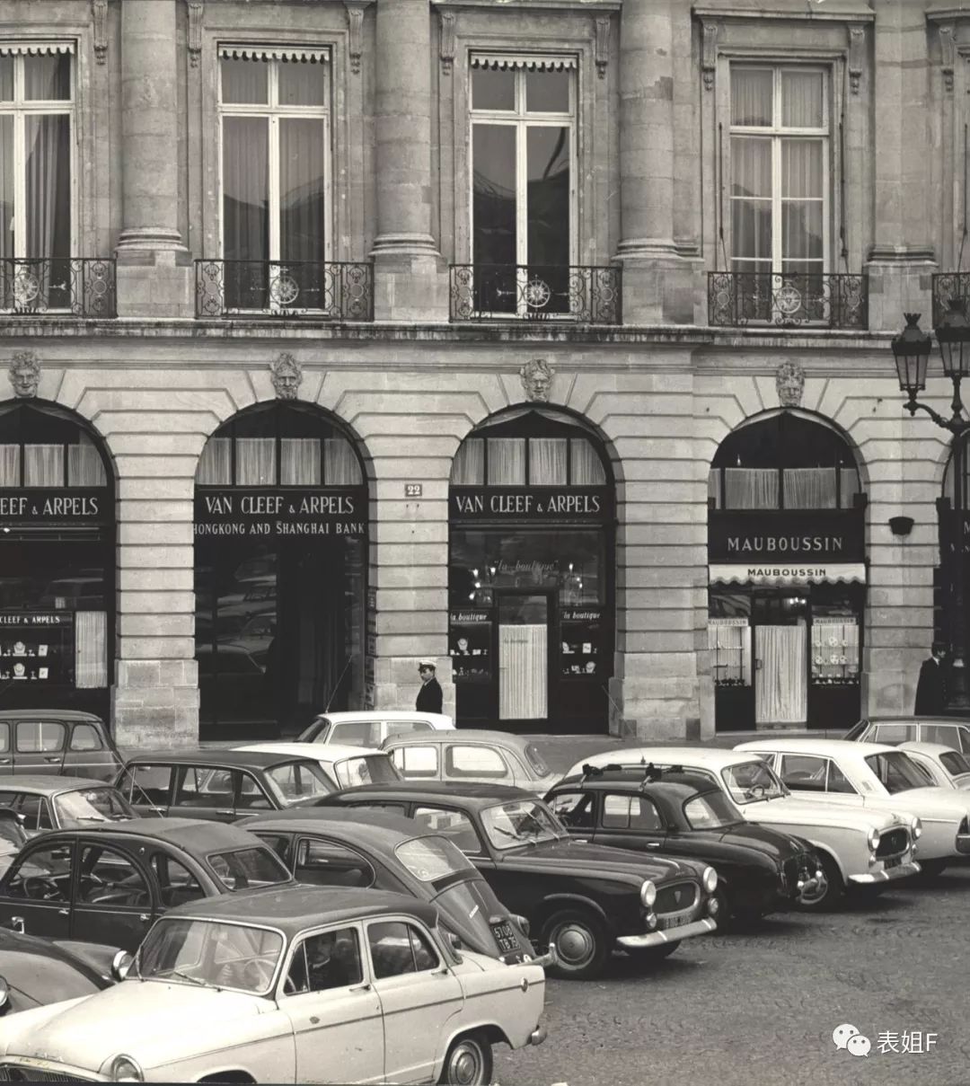 人人都在戴的耳机,人人都在戴的银手镯