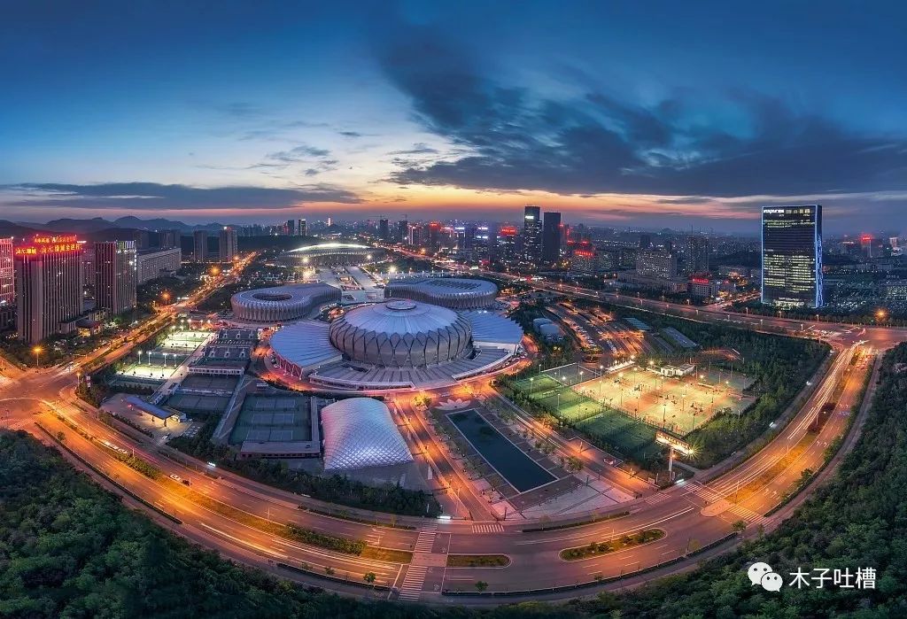 地铁口首付十万带精装loft公寓,精装首付一万loft