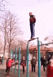 撞头、吃蝌蚪、把果汁注入静脉,奇葩养生总有人信?