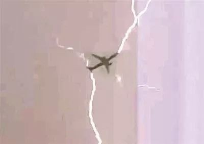 达索猎鹰7X出了什么故障？客机被闪电击中还有救吗？