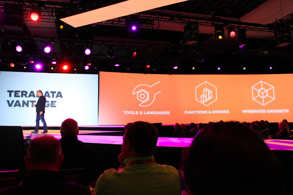 停止购买分析?TeradataVantage一个无处不在的数据智能唯一平台