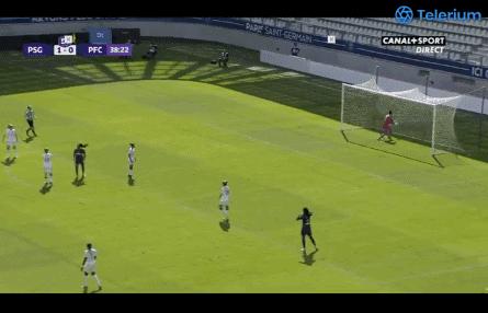 厉害！湖*姑北**娘荣膺亚洲足球小姐：从小跟男孩一起踢球