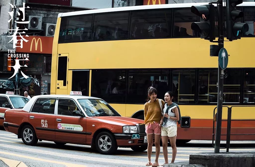 少女“人肉”百部iPhone闯海关，竟是为了这事！