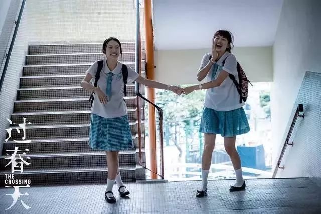 少女“人肉”百部iPhone闯海关，竟是为了这事！