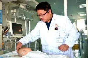 被窝捂汗治感冒有效吗,感冒了钻到被窝里出汗有用吗