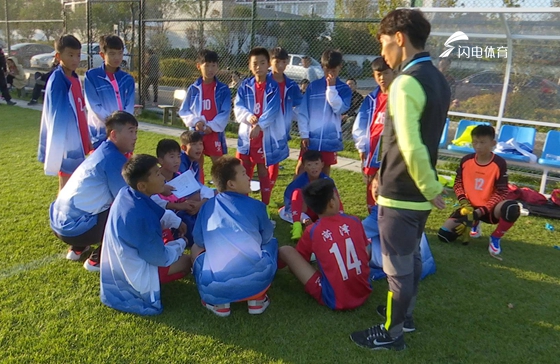 跃动齐鲁看省运·足球场上的功夫队菏泽男足取材曹州武校