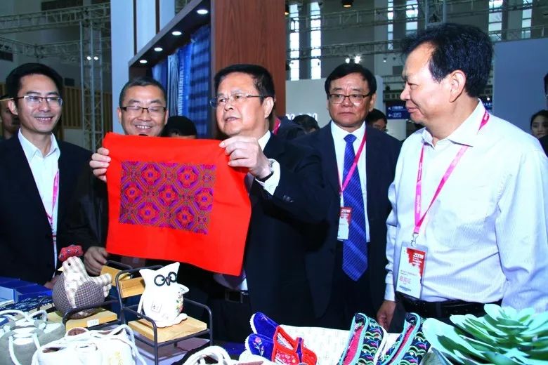 智能时尚美好生活｜第二十二届宁波国际服装节开启时尚新征程