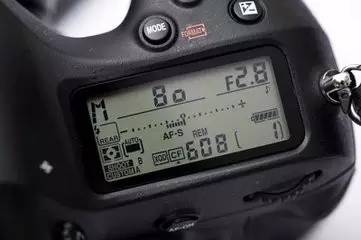 单反相机定时拍摄怎么设置,单反相机背景虚化怎么设置