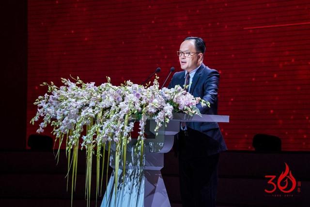 此心庄严优雅而立！雅莹集团纪念创业三十周年