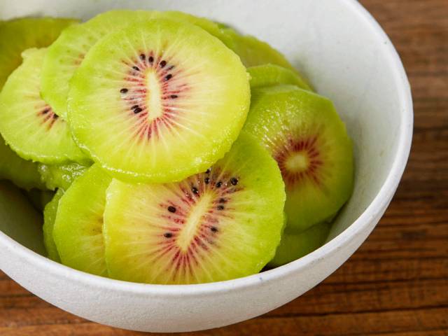 好甜的红心猕猴桃,野生猕猴桃好甜