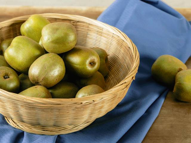 好甜的红心猕猴桃,野生猕猴桃好甜